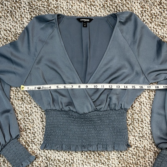 EXPRESS BLOUSE RUCHED PUFF SLEEVE SHINY SMOKY BLUE FAUX WRAP SIZE XS - Picture 7 of 8